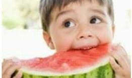 娃娃吃瓜头像可爱,娃娃吃瓜头像的可爱魅力