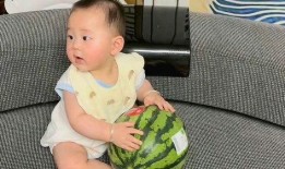 跟着宝宝吃瓜,跟着宝宝一起享受美味瓜果时光