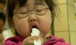 龅牙吃瓜搞笑视频,欢乐无限，搞笑视频笑翻天！