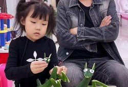 父女吃瓜的日常,甜蜜吃瓜时光