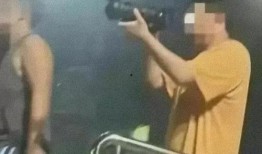 校园情侣吃瓜视频,甜蜜瞬间，甜蜜回忆