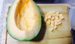 大白小羊吃哈密瓜,大白小羊的哈密瓜美食之旅