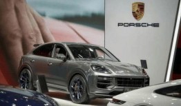 吃瓜小姐保时捷,一场跨界时尚的甜蜜邂逅