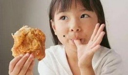 开朗女孩吃瓜,阳光女孩的瓜田奇遇记