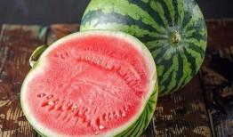 吃瓜超大瓜,吃瓜群众目瞪口呆！